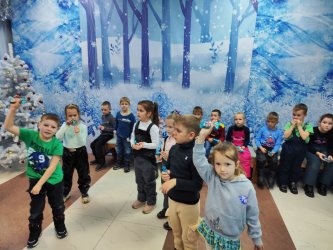 В Арсеньеве Дед Мороз проводит для малышей веселые квест-программы «Морозный день рождения» 2