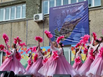 Традиционный фестиваль «Арсеньевская осень» торжественно открылся на площади ДК «Прогресс» 1