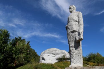 Памятник В.К. Арсеньеву и Дерсу Узала ждет обновление