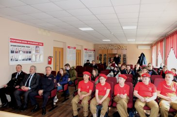 В Арсеньеве Приморского края полицейские и общественники провели для школьников урок профориентации 4