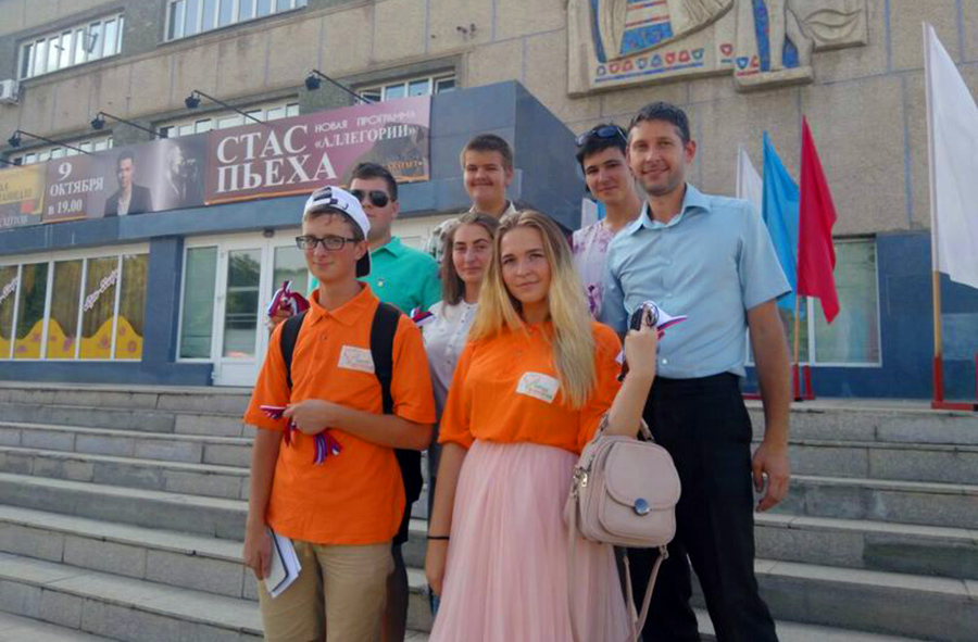​22 августа представители арсеньевской молодежи провели акцию на улицах города