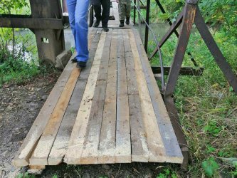 В Арсеньеве начат ремонт аварийного мостика