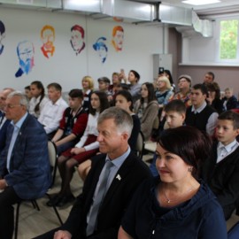 Депутаты Думы вручили юным арсеньевцам паспорта накануне Дня России 2