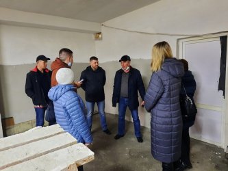 Общественные наблюдатели Арсеньева контролируют ход ремонтных работ в филиале детской поликлиники 1
