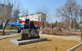 В Арсеньеве началась реконструкция сквера, в котором установлен памятник Герою России Олегу Пешкову