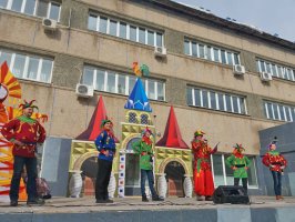 В Арсеньеве прошел традиционный праздник проводов русской зимы – «Масленица» 1