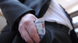 Борец с коррупцией в Приморье попался на крупной взятке
