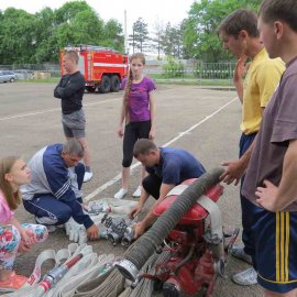 Во время летних каникул сотрудники МЧС России напоминают детям о пожарной безопасности 0