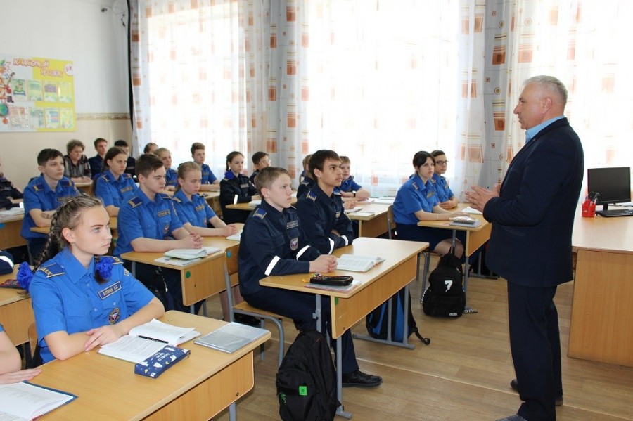 Михаил Любецкий встретился с арсеньевскими активистами, педагогам и школьниками