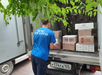 Очередной груз гуманитарной помощь отправлен из Арсеньева на Донбасс.