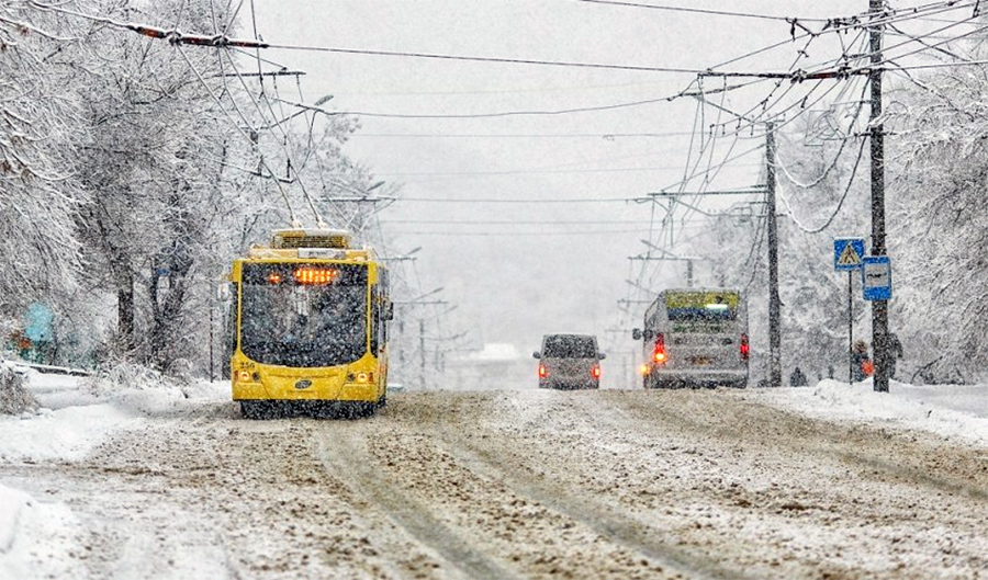 Чиновников Владивостока наказали за транспортный коллапс в снегопад