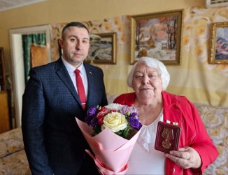 Медали к 80-летию Победы вручаются ветеранам Арсеньева