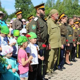 22 июня в Арсеньеве состоялась церемония возложения цветов к обелиску Славы 2