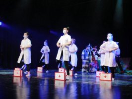 Премьера спектакля «Кошкин дом» состоялась 9 апреля на сцене Дворца культуры «Прогресс» 2