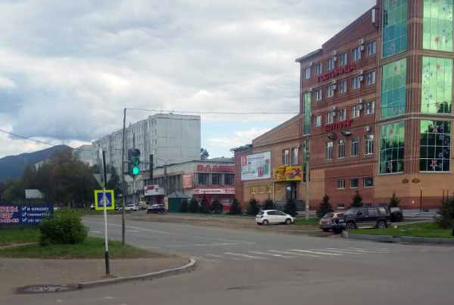 На перекрестке улиц Островского и Ломоносова восстановлен светофор
