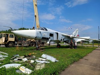 В Дальневосточном музее авиации идет реставрация нового экспоната - Су-24 2