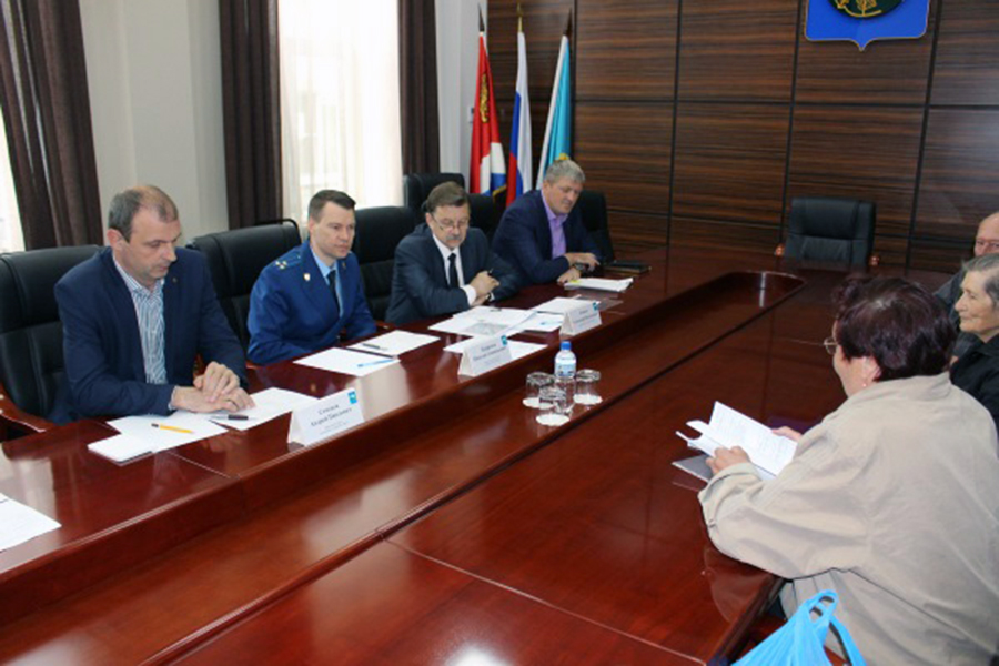 Совместный прием жителей провели глава городского округа, председатель Думы и прокурор г. Арсеньева
