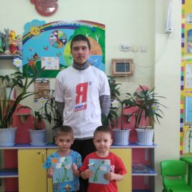 Молодогвардейцы подарили праздник воспитанникам центра «Ласточка» 1