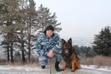 Служебная собака Альфа помогла полицейским найти наркотики у жителя Яковлевского района Приморья