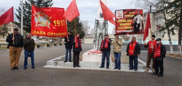 Коммунисты Арсеньевского местного отделения провели автопробег к памятникам