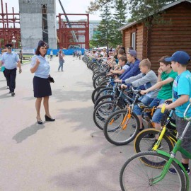 100 школьников города Арсеньева приняли участие в велопробеге «Безопасное колесо-2017» 4