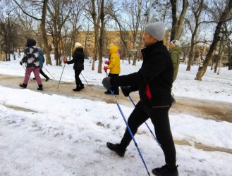 В Арсеньеве состоялись соревнования по скандинавской ходьбе "Третьему возрасту активное долголетие" 2