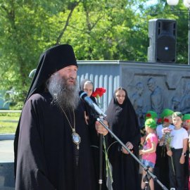 22 июня в Арсеньеве состоялась церемония возложения цветов к обелиску Славы 5