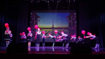 В ДК Прогресс прошла театрализованная концертно-развлекательная программа "ПервоКлассный праздник" 0