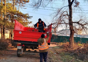 Вывезли мусор, установили решетки ливневой канализации