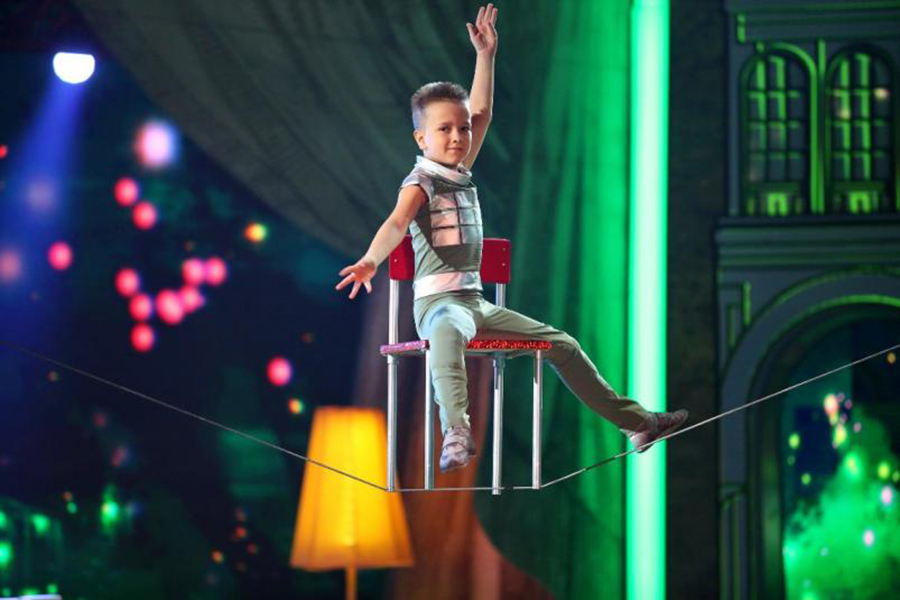 Арсеньевский циркач Богдан Копейкин принял участие в известном телевизионном конкурсе «Синяя птица»