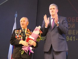 Арсеньевским ветеранам вручены юбилейные медали в честь 75-летия Победы