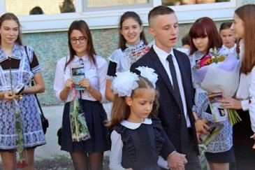 В школах города Арсеньев проходят торжественные линейки, посвященные Дню знаний