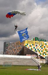 В Арсеньеве прошли парашютные прыжки – в честь Дня города 1