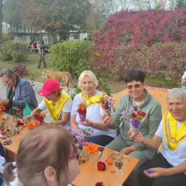 Серебряные Арс-волонтеры совершили традиционный поход выходного дня 0