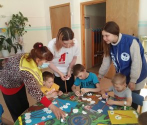 В Арсеньеве прошла акция «Играем вместе» - для воспитанников центра «Ласточка»