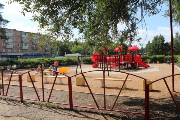 В Арсеньеве появилась современная детская площадка