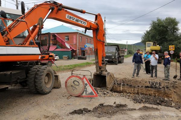 С начала сентября в Арсеньеве начался ремонт первого участка дороги к горнолыжной базе.
