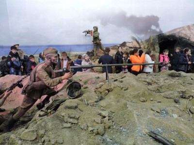Школьники Арсеньева посетили военно-историческую трехмерную панораму на о. Русский