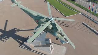 Ми-24В (изделие 242) на площади перед ДК 