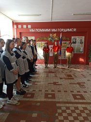 В школах города Арсеньев утром прозвучал гимн Государственный гимн России 0