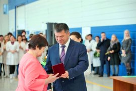 Андрей Тарасенко вручил государственные награды сотрудникам завода «Прогресс» 1
