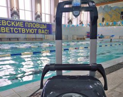 В спортивной школе «Полет» появился водный робот – пылесос