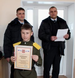 В Арсеньеве сотрудники полиции наградили участников конкурса рисунков «Честь и доблесть» 3