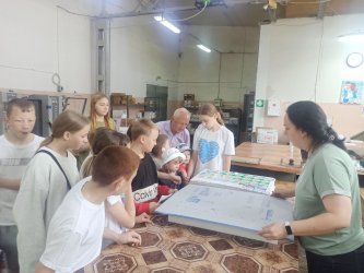 Ребята из замещающих семей посетили типографию "Полицентр".