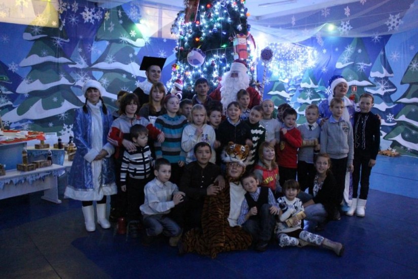 Дети из Детского дома побывали в резиденции Приморского Деда Мороза