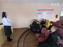 Полицейские пригласили школьников на экскурсию в МОМВД России «Арсеньевский» 0