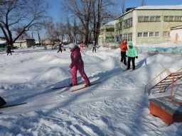 Педагоги детских садов Арсеньева осваивают зимние виды спорта 0