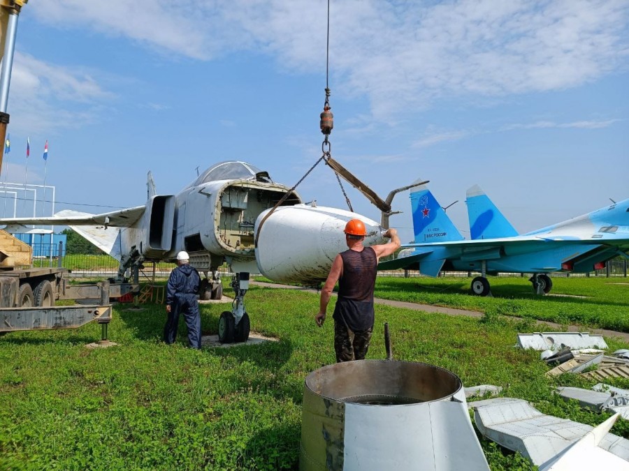 В Дальневосточном музее авиации идет реставрация нового экспоната - Су-24