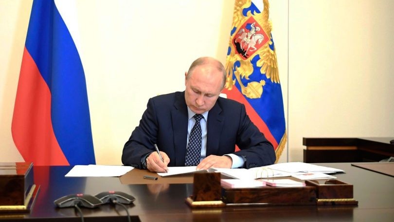 Путин подписал закон о трехдневном голосовании
