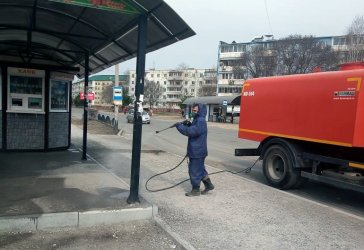 В Арсеньеве идет обработка автобусных остановок